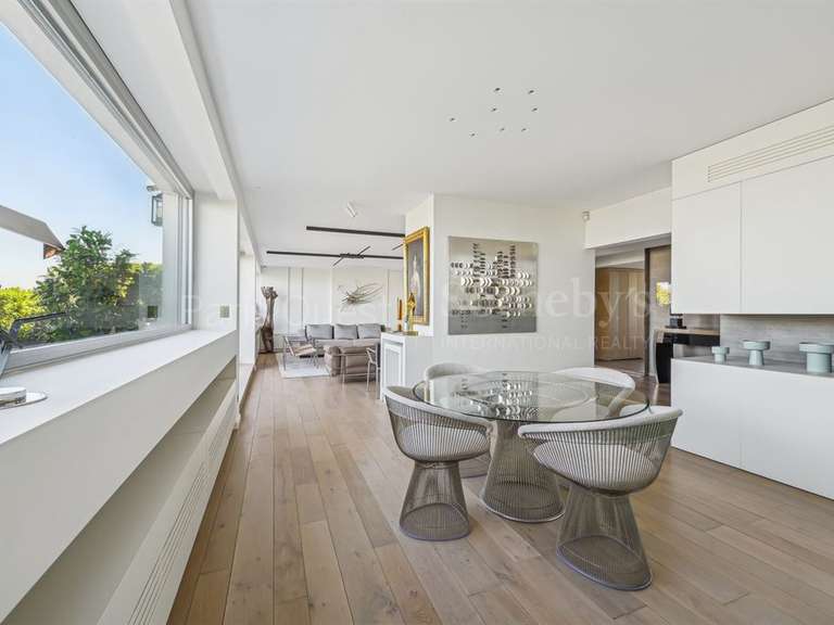 Appartement Paris 16e - 1 chambre - 116m²