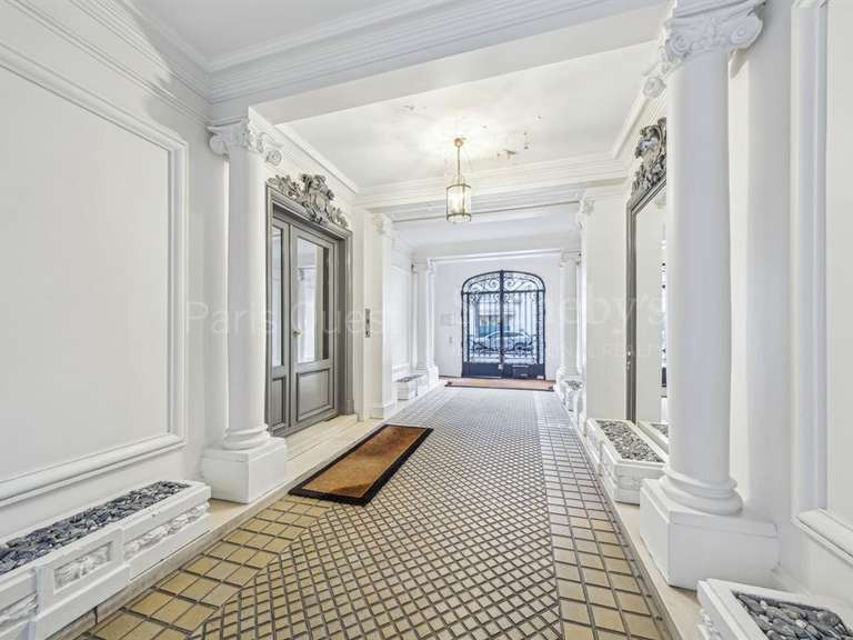 Apartment Paris 16e - 4 bedrooms - 179m²