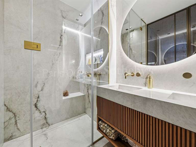 Apartment Paris 16e - 4 bedrooms - 179m²