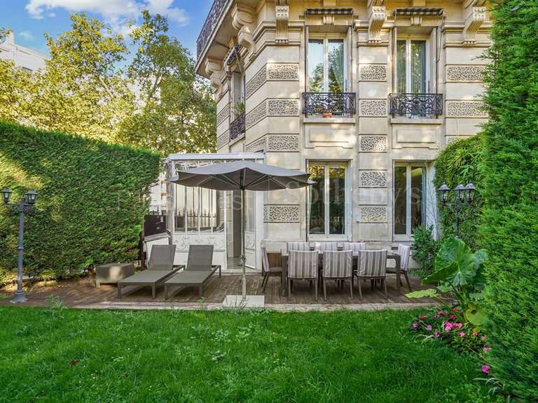 Appartement Paris 16e - 3 chambres - 134m²