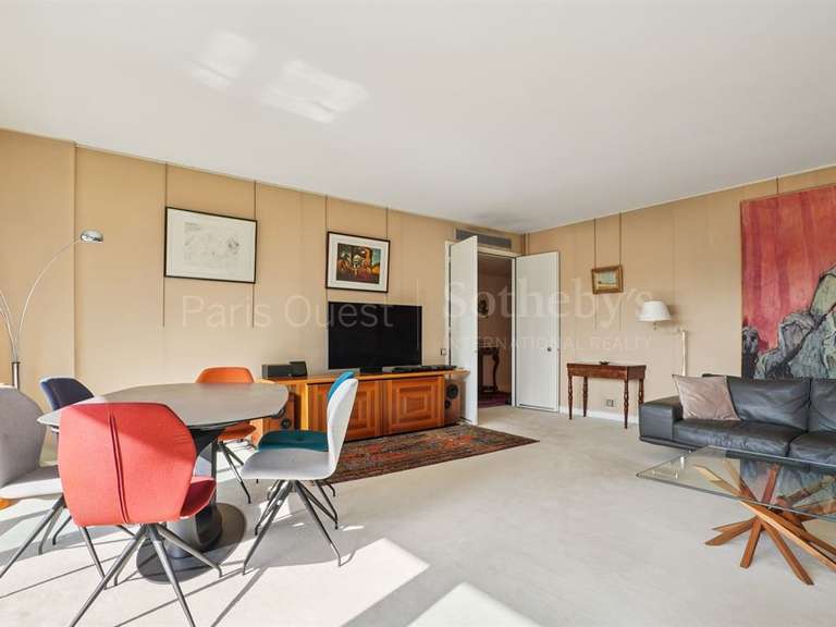 Appartement Paris 16e - 2 chambres - 135m²