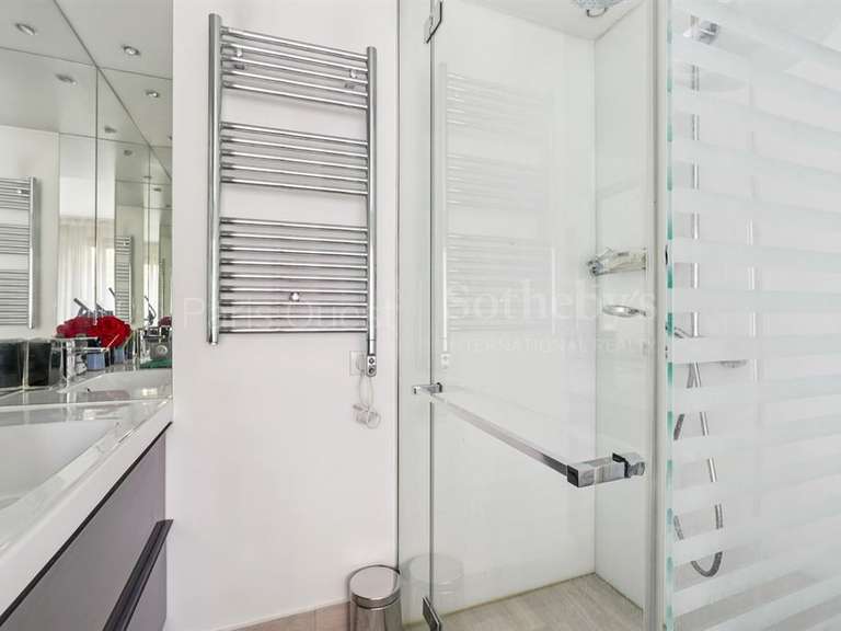 Appartement Paris 16e - 2 chambres - 106m²