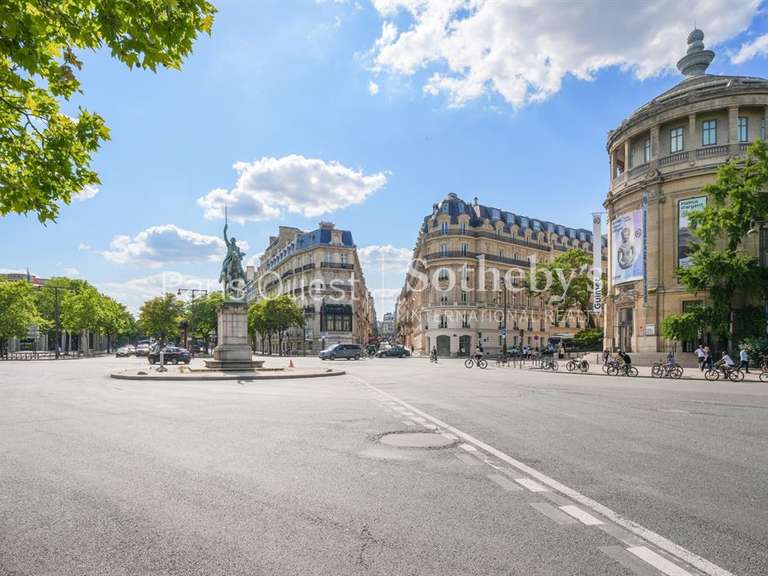 Appartement Paris 16e - 3 chambres - 216m²