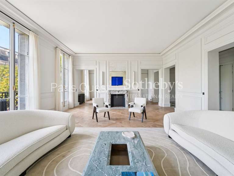 Appartement Paris 16e - 3 chambres - 216m²