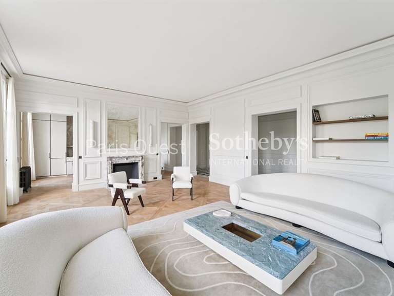 Appartement Paris 16e - 3 chambres - 216m²