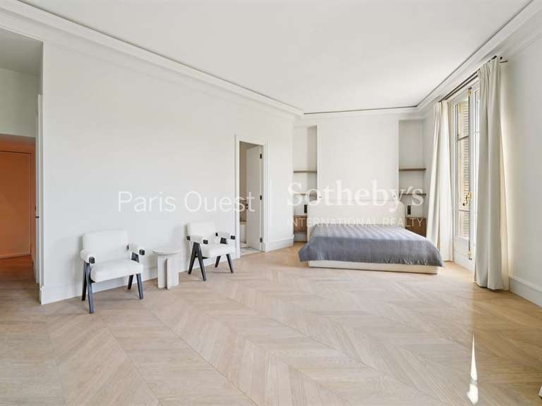 Appartement Paris 16e - 3 chambres - 216m²