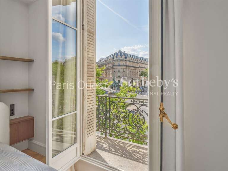 Appartement Paris 16e - 3 chambres - 216m²