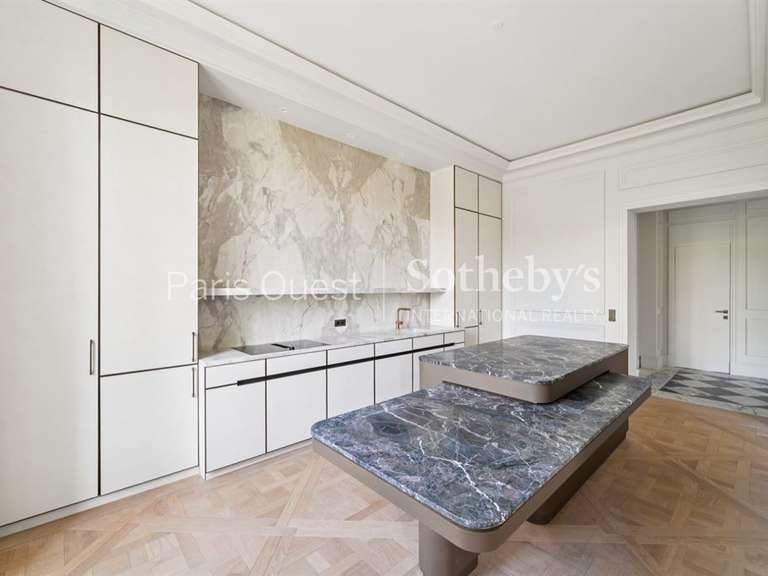 Appartement Paris 16e - 3 chambres - 216m²
