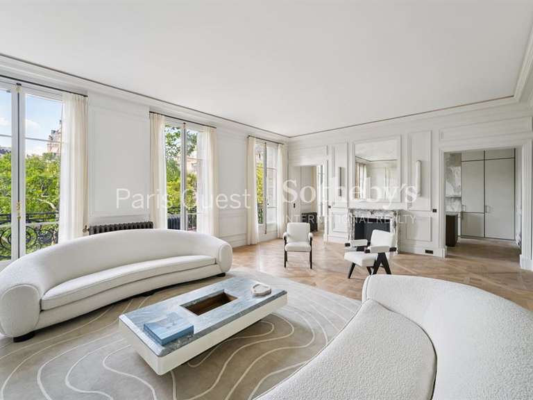 Appartement Paris 16e - 3 chambres - 216m²