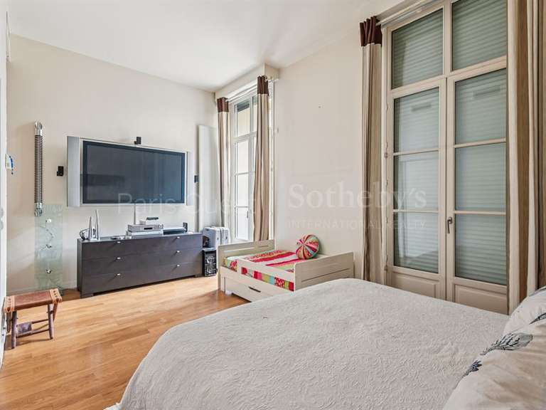 Appartement Paris 16e - 2 chambres - 120m²