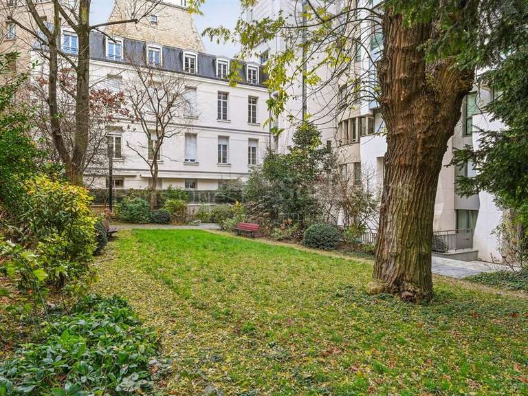 Appartement Paris 16e - 2 chambres - 120m²