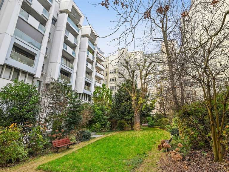 Appartement Paris 16e - 2 chambres - 120m²