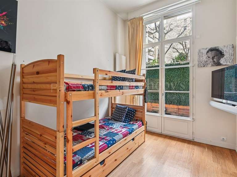 Appartement Paris 16e - 2 chambres - 120m²