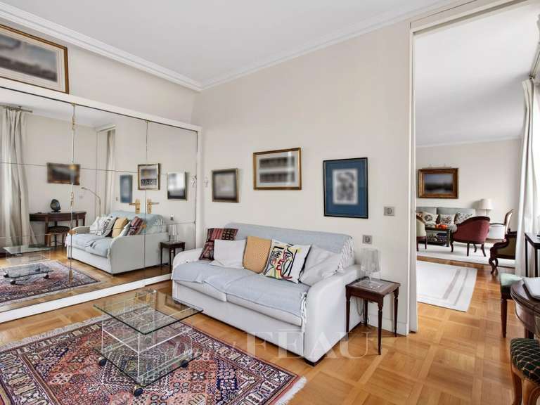 Appartement Paris 16e - 2 chambres - 110m²