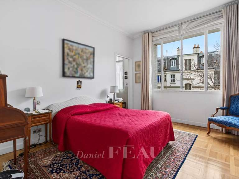 Appartement Paris 16e - 2 chambres - 110m²