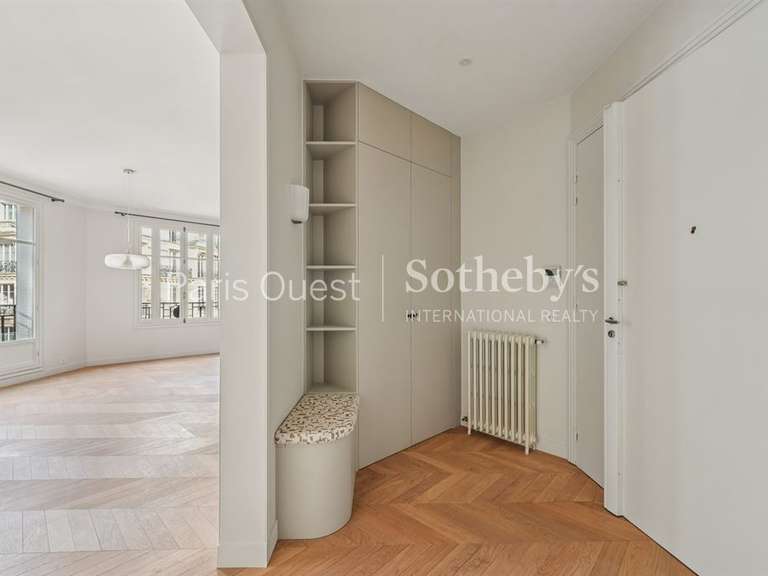Appartement Paris 16e - 3 chambres - 111m²