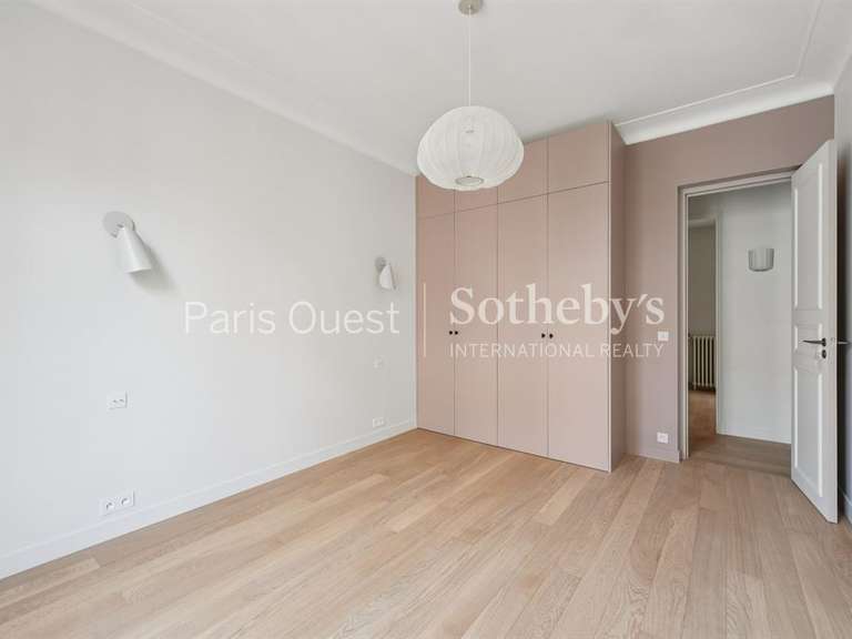 Appartement Paris 16e - 3 chambres - 111m²