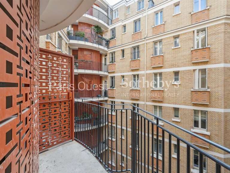 Appartement Paris 16e - 3 chambres - 111m²