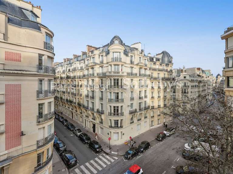 Appartement Paris 16e - 3 chambres - 111m²