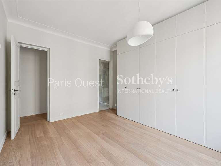 Appartement Paris 16e - 3 chambres - 111m²