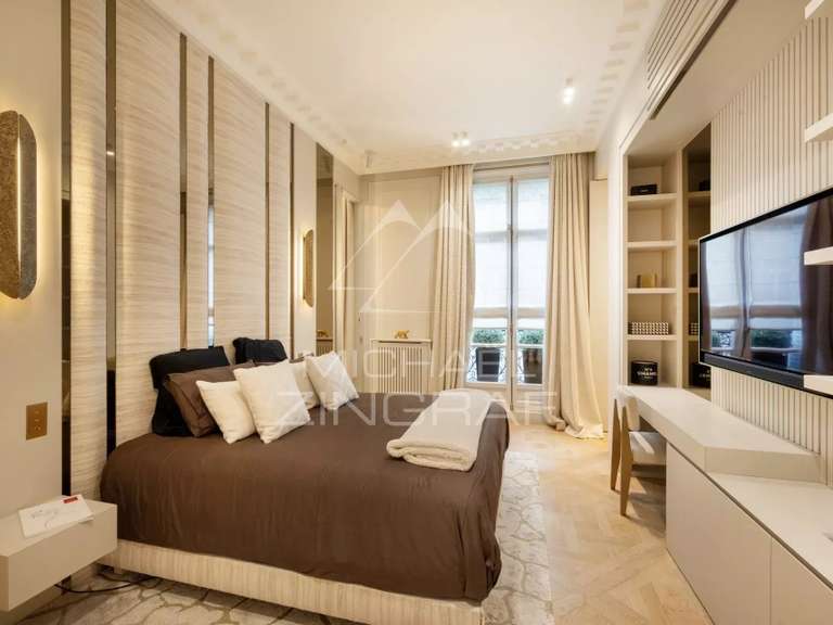 Appartement Paris 16e - 3 chambres - 234m²