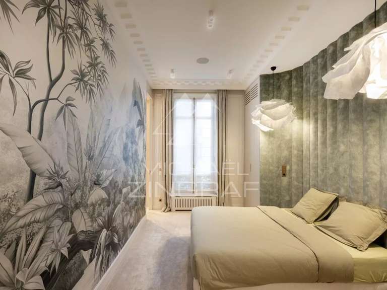 Appartement Paris 16e - 3 chambres - 234m²