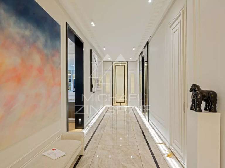 Appartement Paris 16e - 3 chambres - 234m²