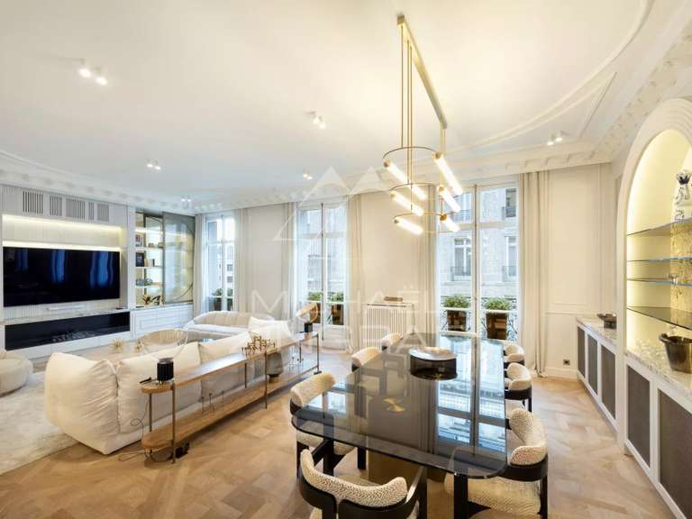 Appartement Paris 16e - 3 chambres - 234m²