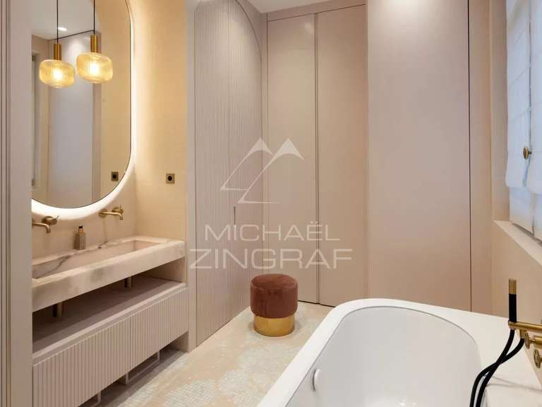 Appartement Paris 16e - 3 chambres - 234m²