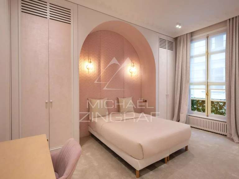 Appartement Paris 16e - 3 chambres - 234m²
