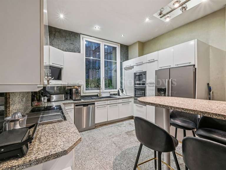 Apartment Paris 16e - 4 bedrooms - 252m²