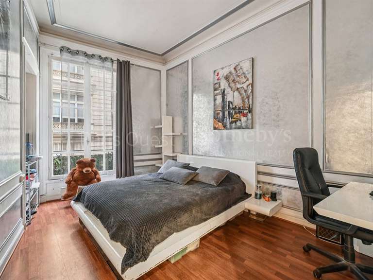 Appartement Paris 16e - 4 chambres - 252m²