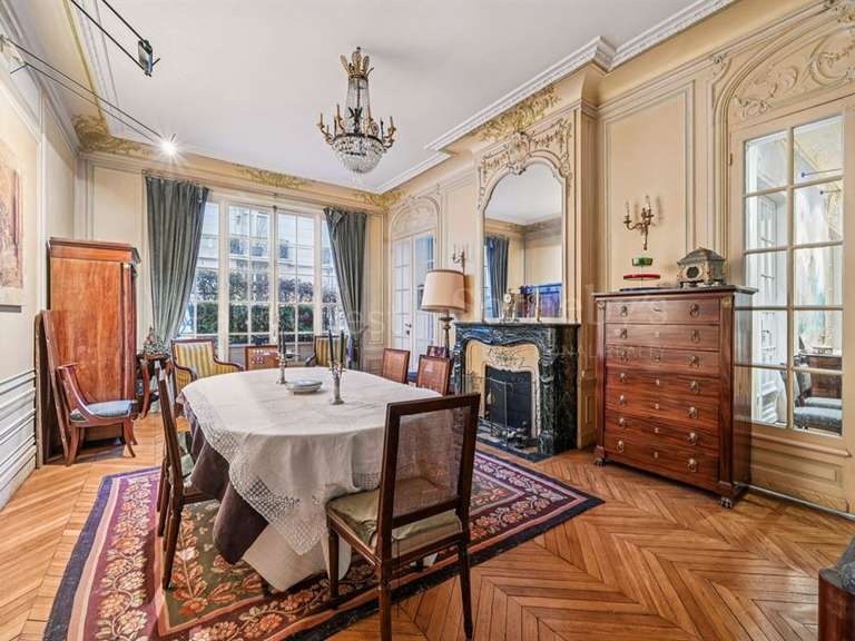 Appartement Paris 16e - 4 chambres - 252m²