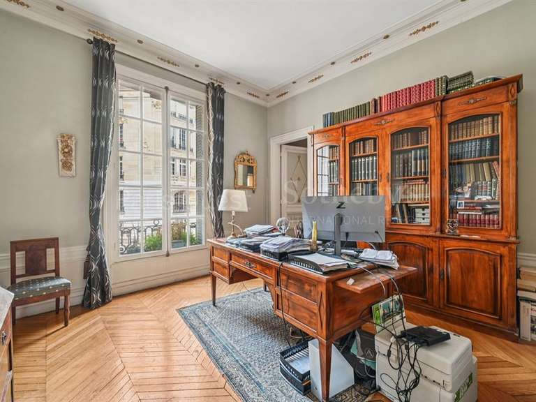 Appartement Paris 16e - 4 chambres - 252m²