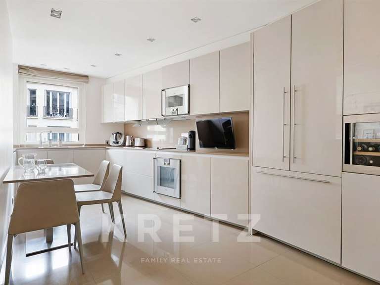Appartement Paris 16e - 2 chambres - 125m²