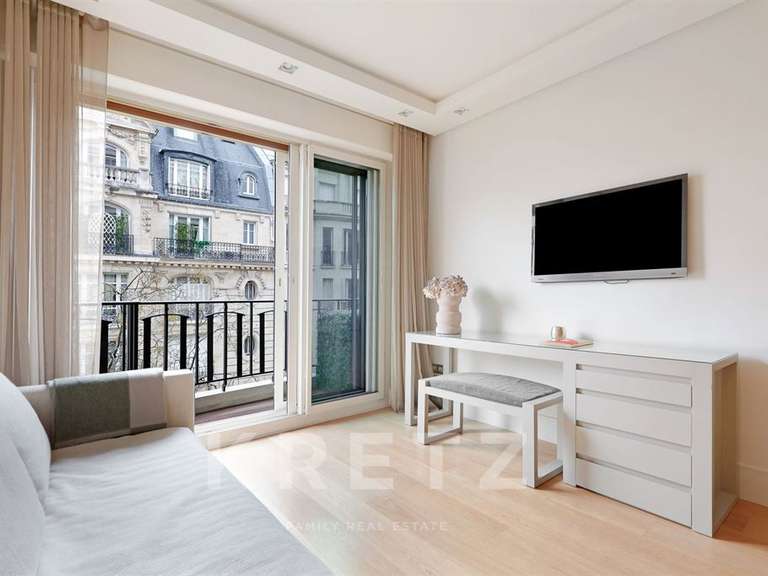 Appartement Paris 16e - 2 chambres - 128m²