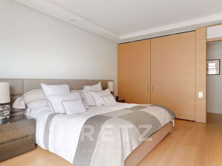 Appartement Paris 16e - 2 chambres - 128m²