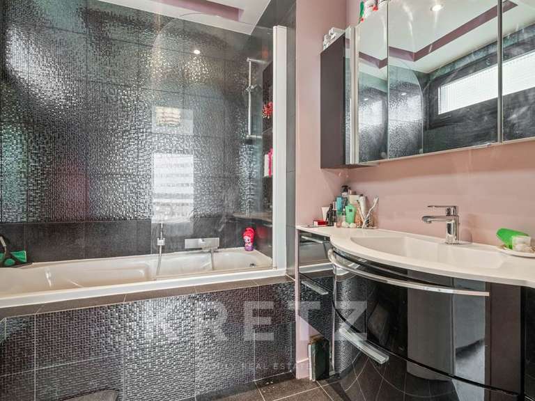 Appartement Paris 16e - 2 chambres - 120m²