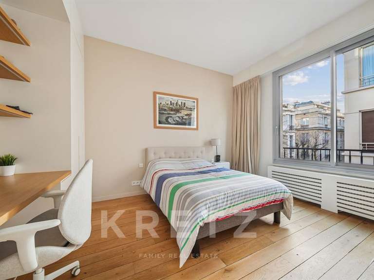 Appartement Paris 16e - 5 chambres - 326m²