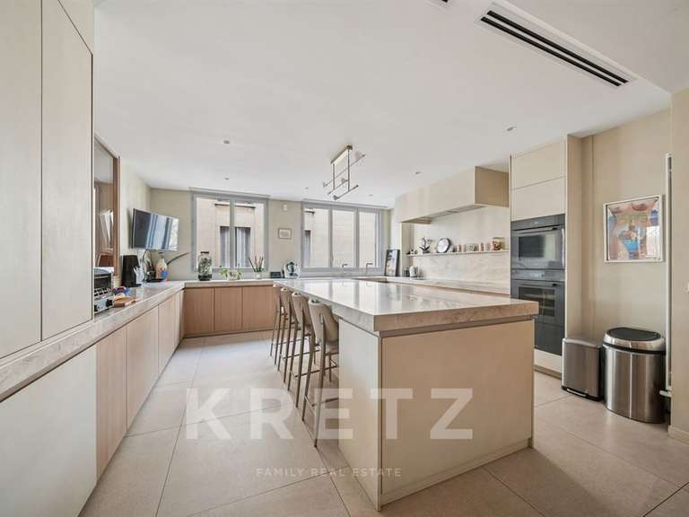 Appartement Paris 16e - 5 chambres - 326m²