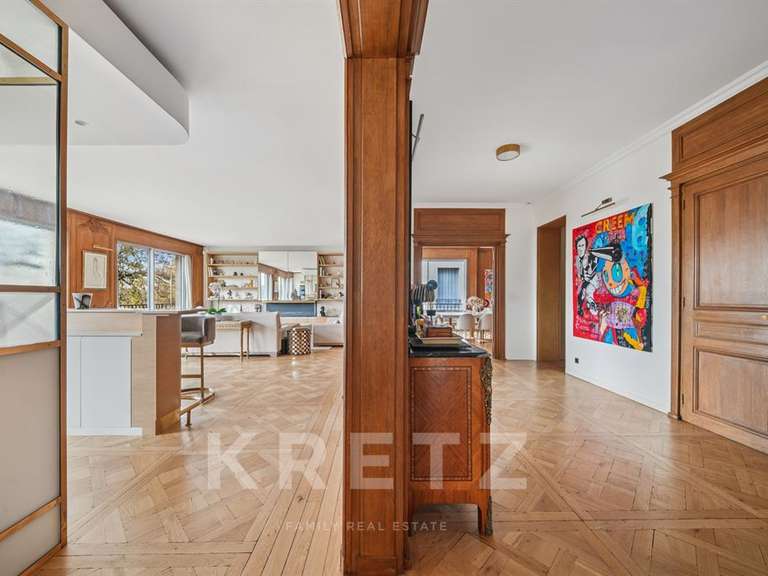 Appartement Paris 16e - 5 chambres - 326m²
