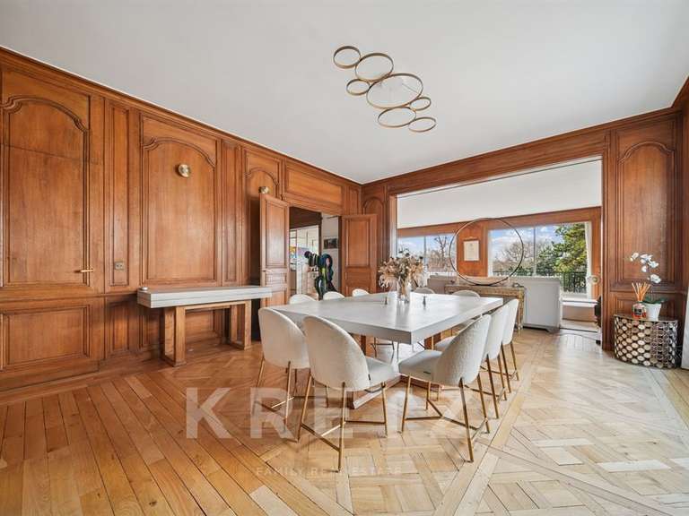Appartement Paris 16e - 5 chambres - 326m²