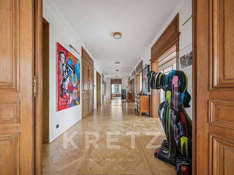 Appartement Paris 16e - 5 chambres - 326m²