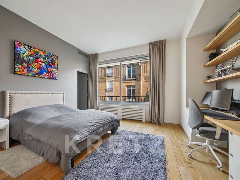 Appartement Paris 16e - 5 chambres - 326m²
