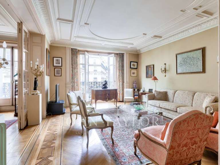 Apartment Paris 16e - 2 bedrooms - 140m²