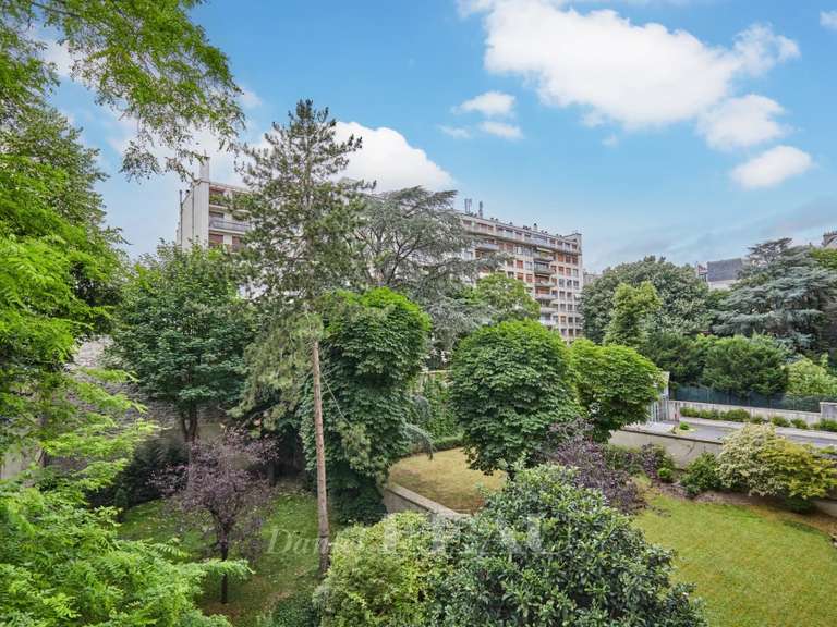 Appartement Paris 16e - 4 chambres - 227m²