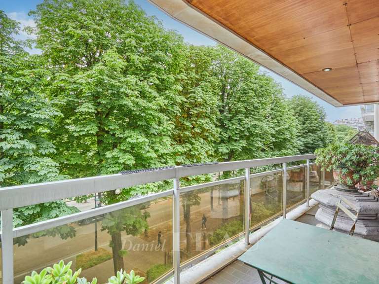 Appartement Paris 16e - 4 chambres - 227m²