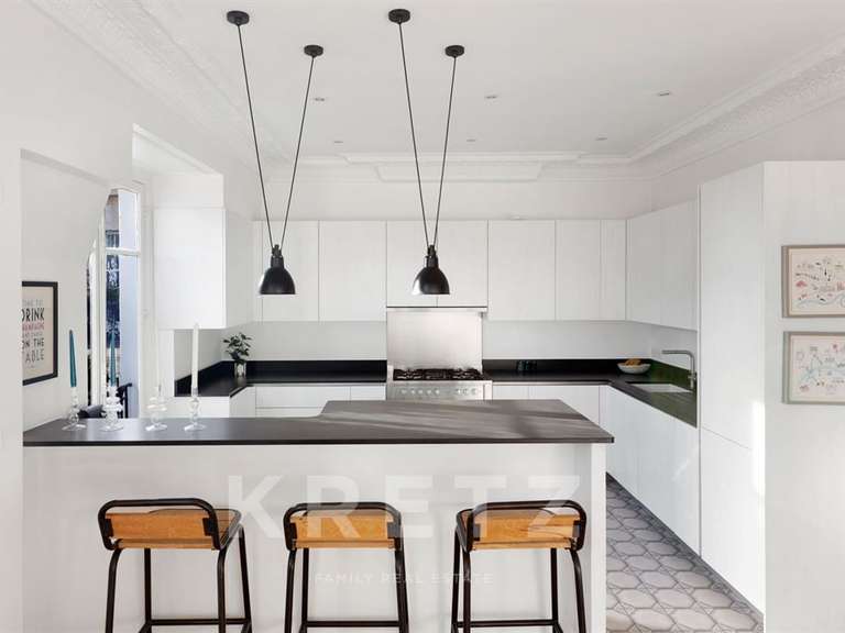 Appartement Paris 16e - 3 chambres - 168m²