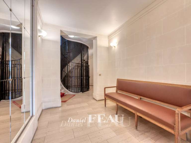 Appartement Paris 16e - 3 chambres - 159m²