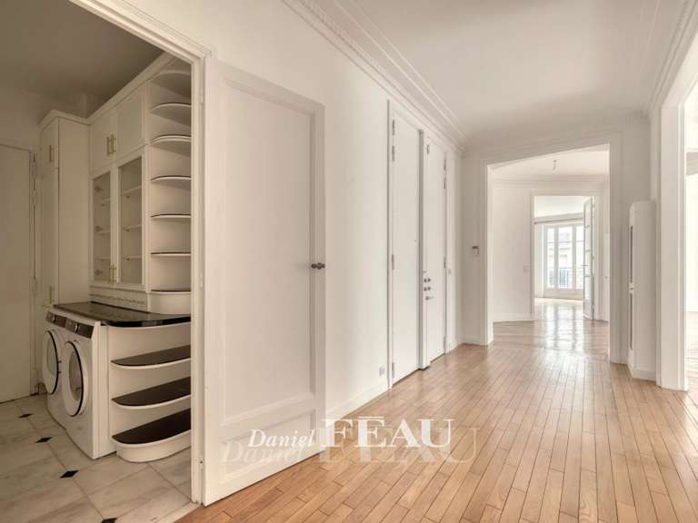 Appartement Paris 16e - 3 chambres - 159m²